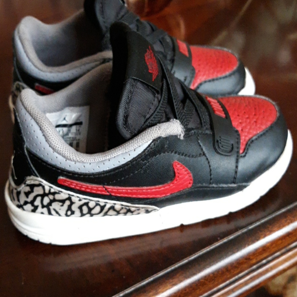 Jordan Legacy 312 Low Shoes